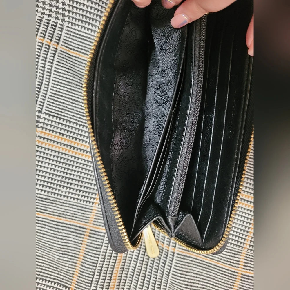 Michael Kors Zip Around Wallet - Picture 4 of 5